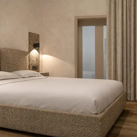 Cavo Iii Luxury Boutique