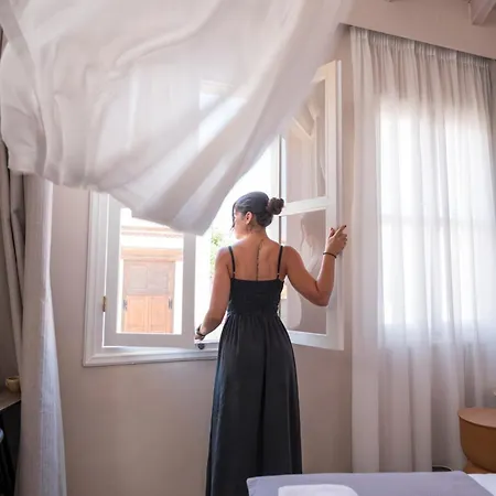 Cavo Iii Luxury Boutique Hotel *
